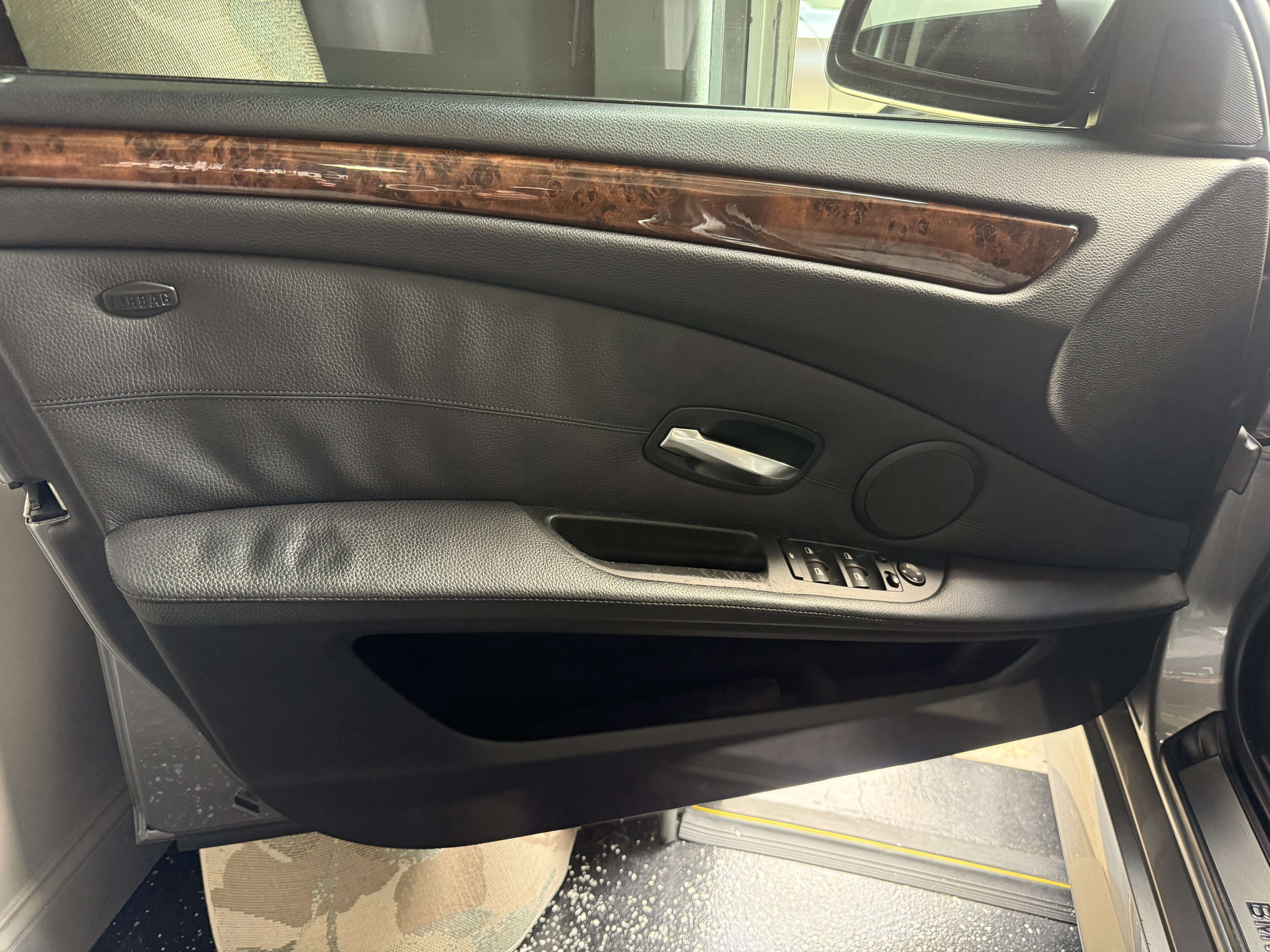 Used 2008 BMW 550i Sedan RWD image 14