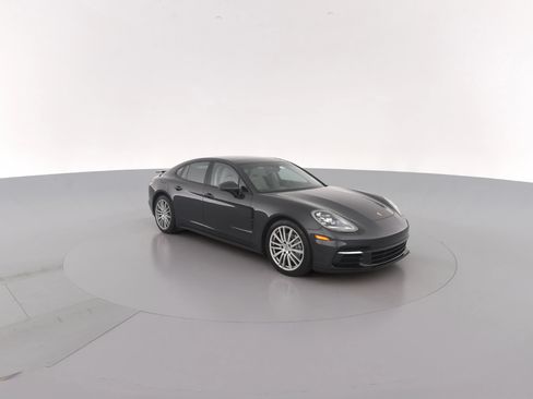 Used 2018 Porsche Panamera image 1
