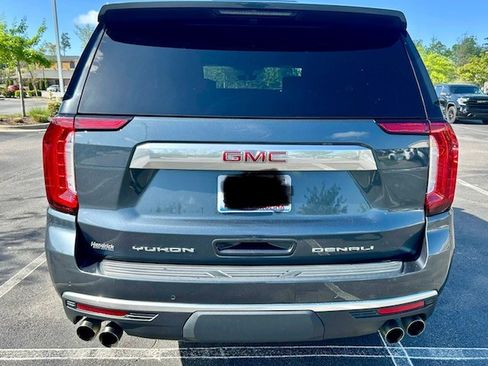Used 2021 GMC Yukon Denali w/ Denali Premium Package image 11