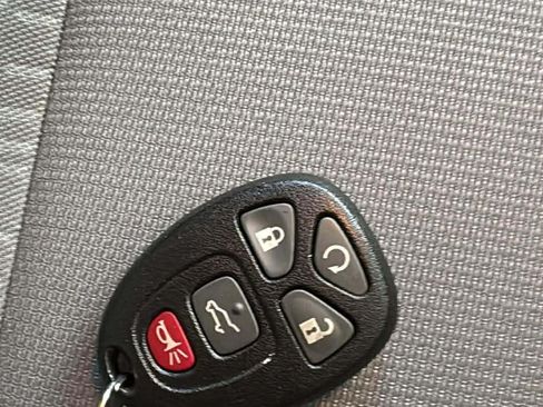 Used 2014 GMC Acadia SLE image 12