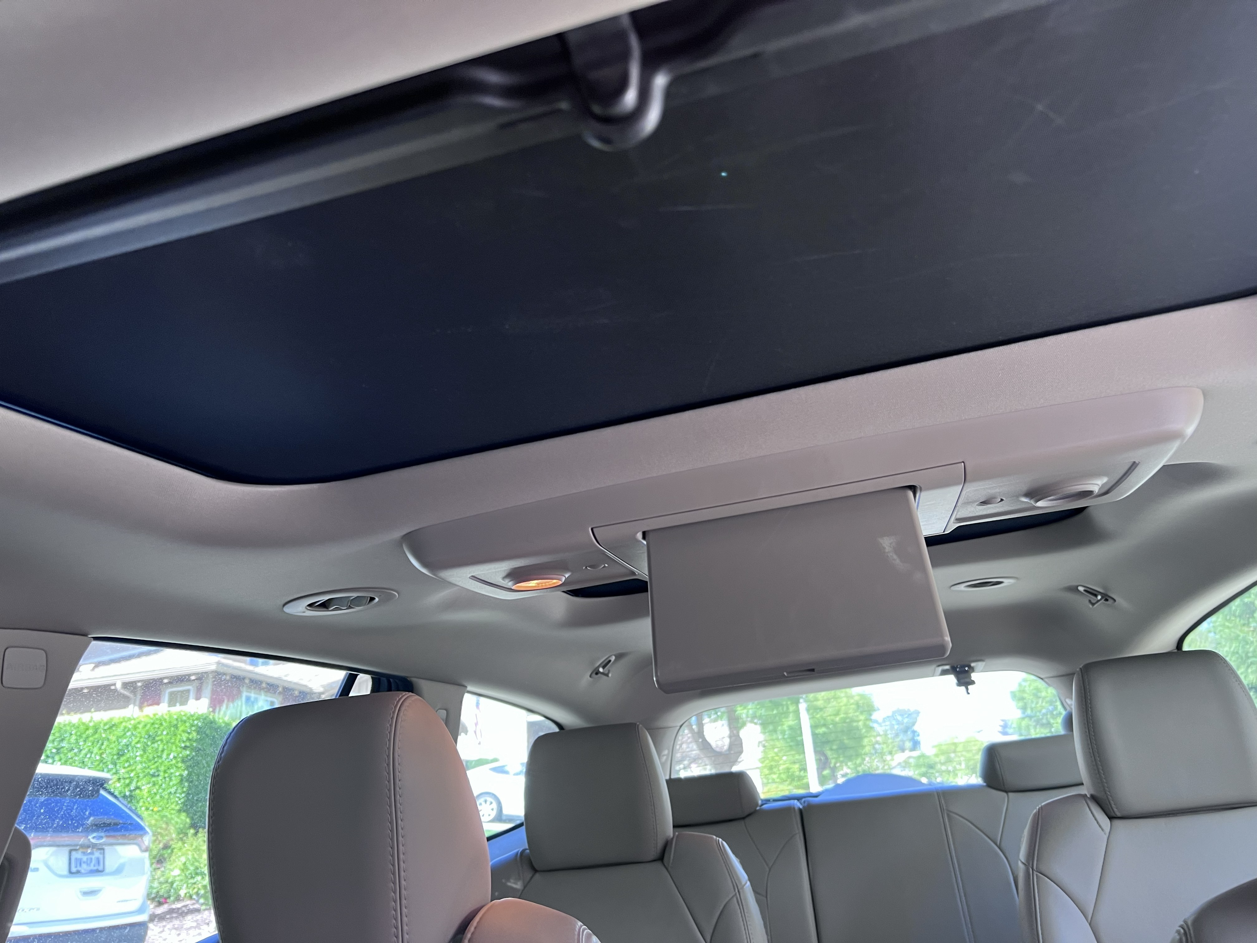 Used 2011 Buick Enclave CXL FWD image 12