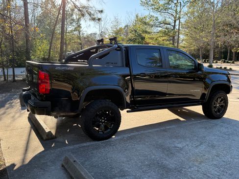 Used 2021 Chevrolet Colorado ZR2 w/ ZR2 Midnight Special Edition image 5