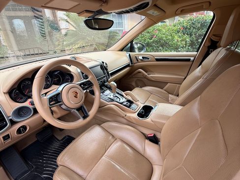 Used 2016 Porsche Cayenne image 9