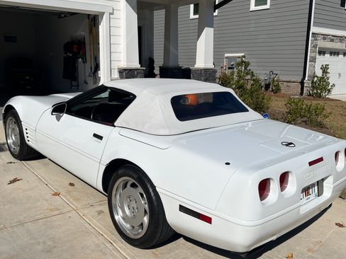 Used 1992 Chevrolet Corvette Convertible image 6