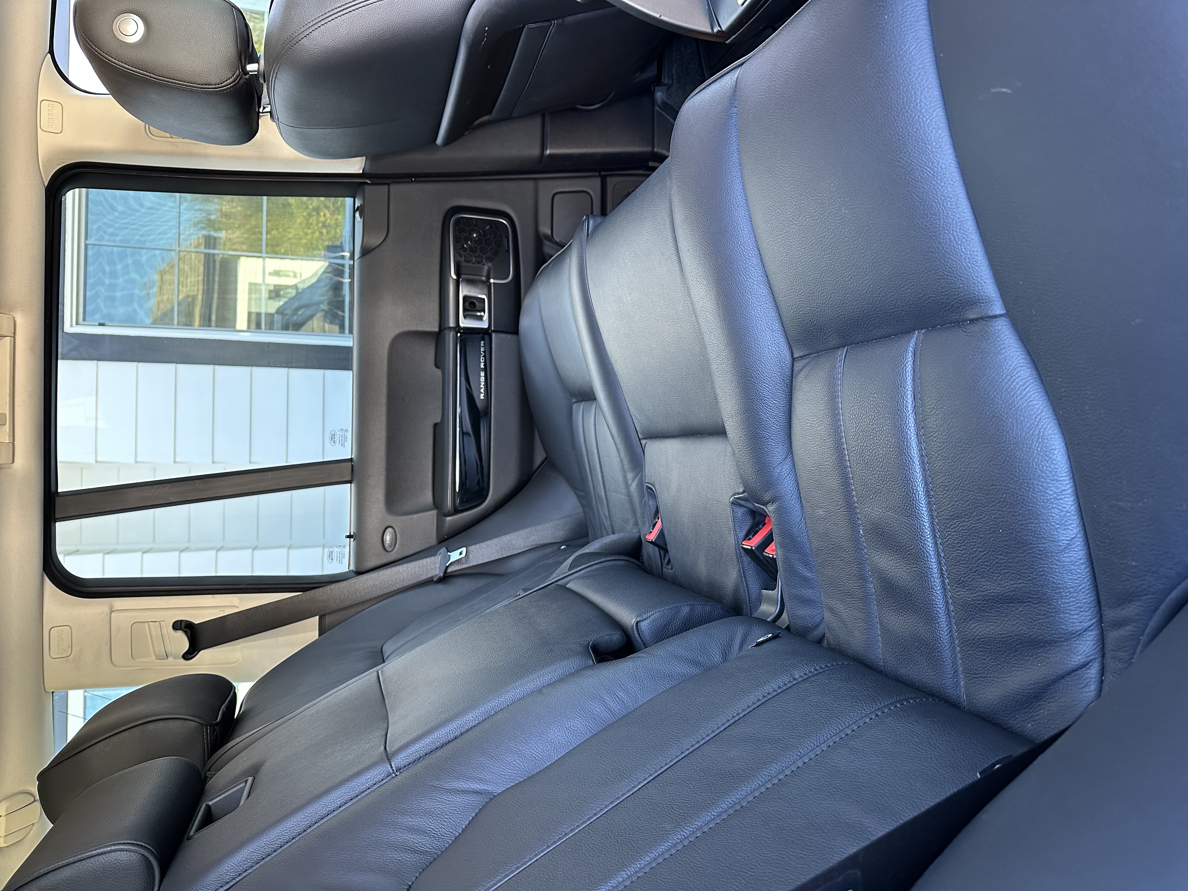 Used 2012 Land Rover Range Rover HSE AWD/4WD image 30