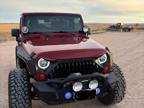 Used 2011 Jeep Wrangler Unlimited Rubicon w/ Connectivity Group image 1