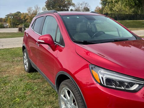 Used 2020 Buick Encore Essence w/ Experience Buick Package AWD/4WD image 5