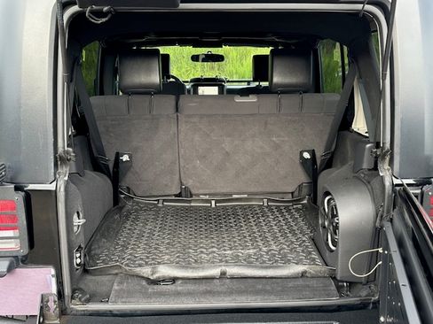 Used 2010 Jeep Wrangler Unlimited Sport image 13