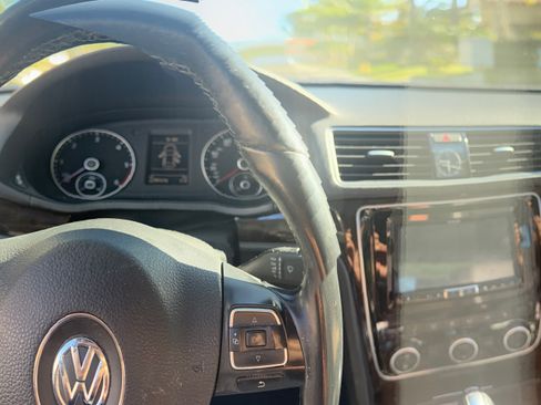 Used 2015 Volkswagen Passat TDI SEL Premium image 14