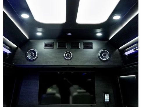 Used 2022 Mercedes-Benz Sprinter 3500 image 23