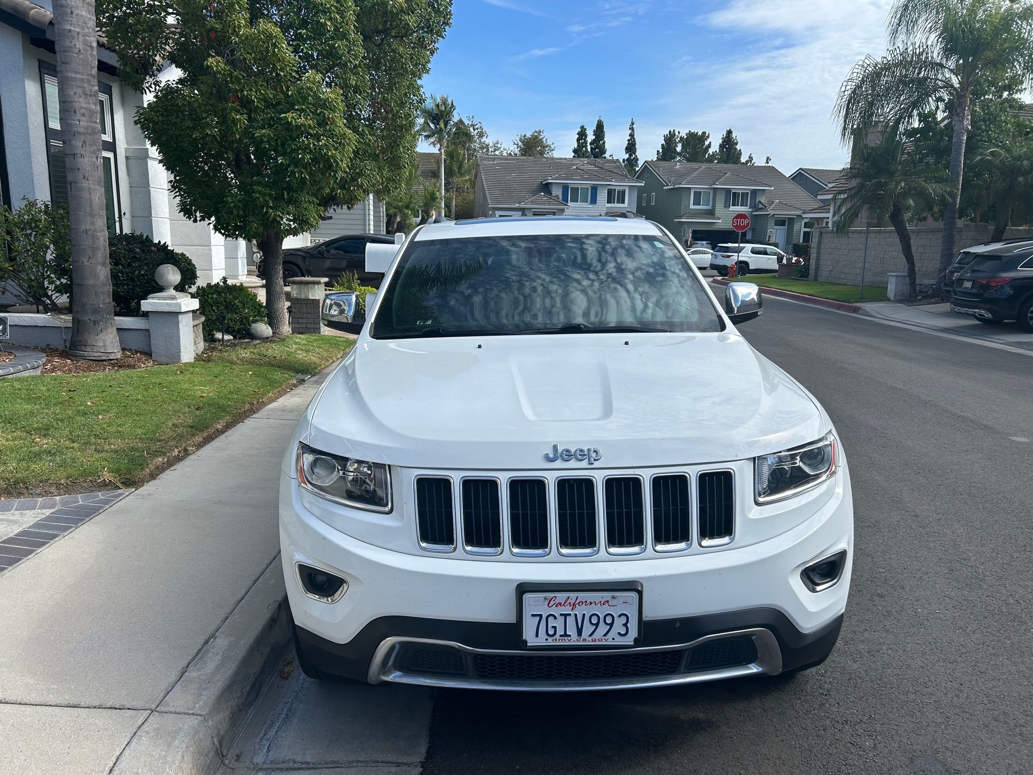 Used 2014 Jeep Grand Cherokee Limited w/ Trailer Tow Group IV RWD image 2
