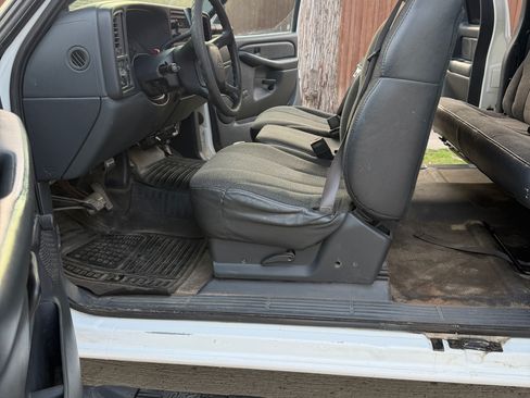 Used 2001 Chevrolet Silverado 3500 Long Bed image 10