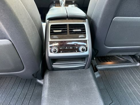Used 2019 BMW 740i xDrive AWD/4WD image 22
