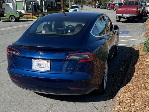 Used 2018 Tesla Model 3 Long Range image 11