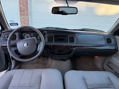 Used 2010 Mercury Grand Marquis LS image 8