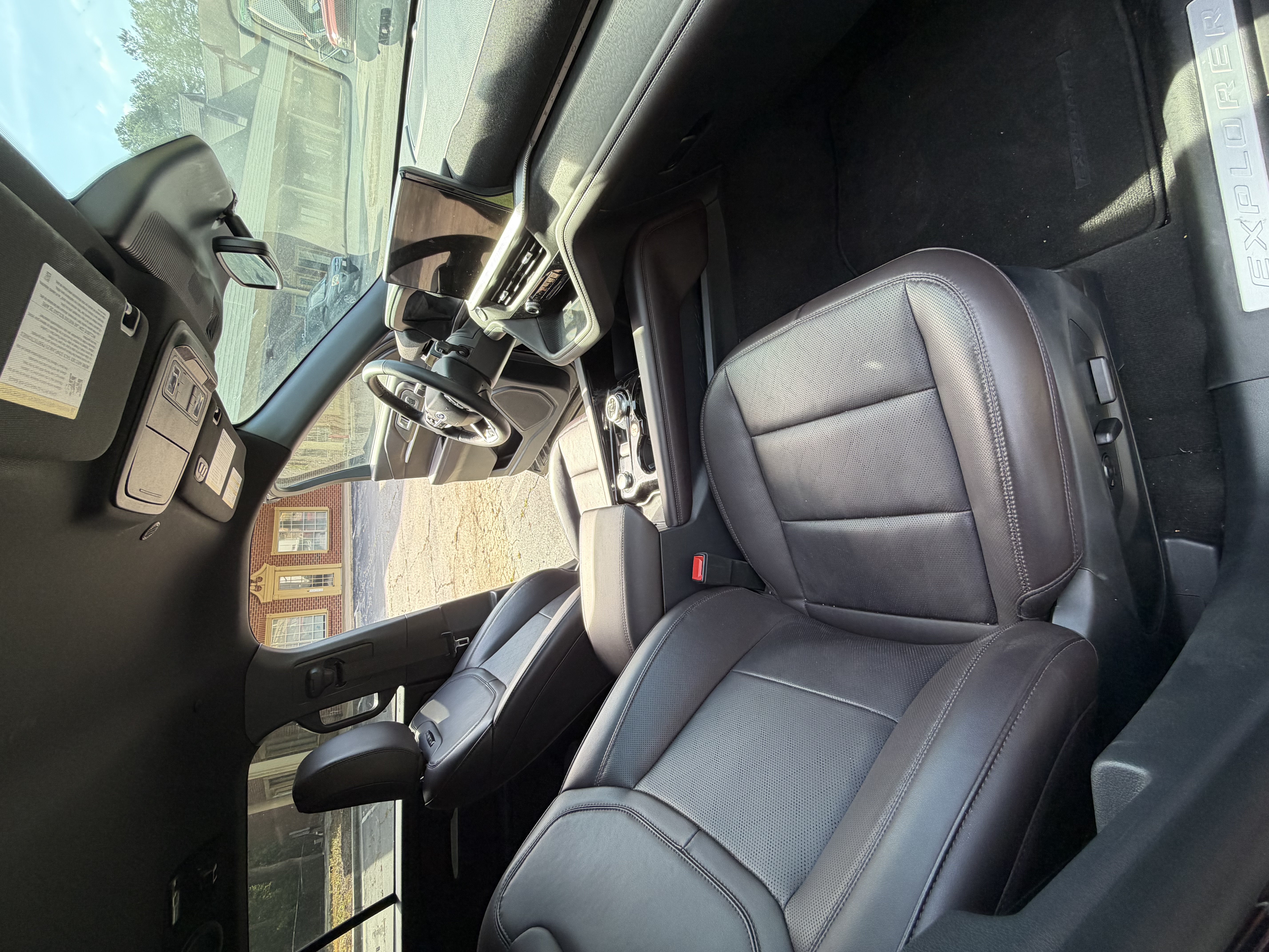 Used 2026 Ford Explorer Platinum RWD image 16