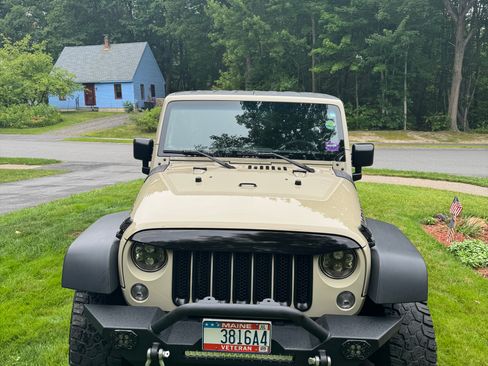 Used 2017 Jeep Wrangler Unlimited Sport w/ Connectivity Group image 6