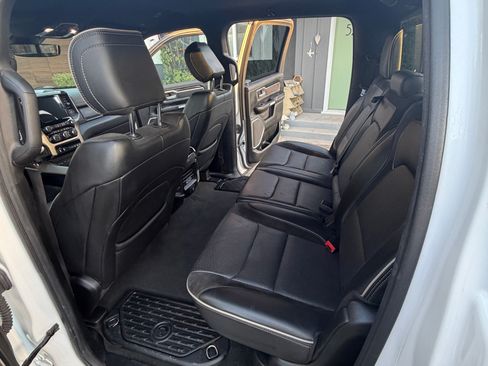 Used 2019 RAM 1500 Laramie image 11