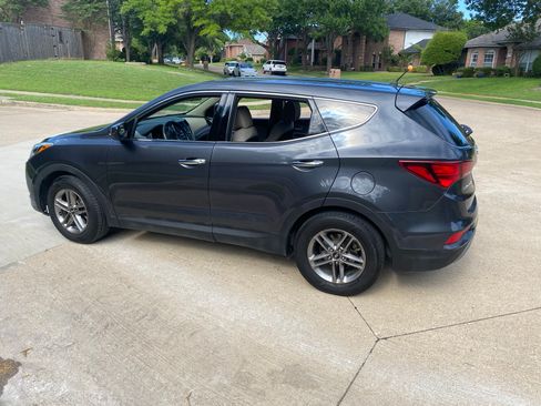 Used 2018 Hyundai Santa Fe Sport FWD image 1