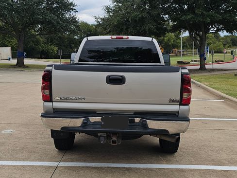 Used 2006 Chevrolet Silverado 2500 LT w/ Skid Plate Package image 8