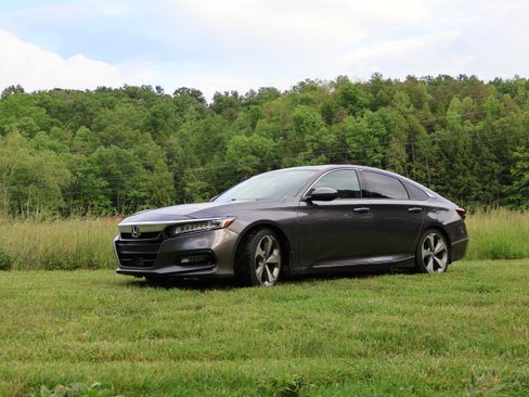Used 2020 Honda Accord Touring image 1