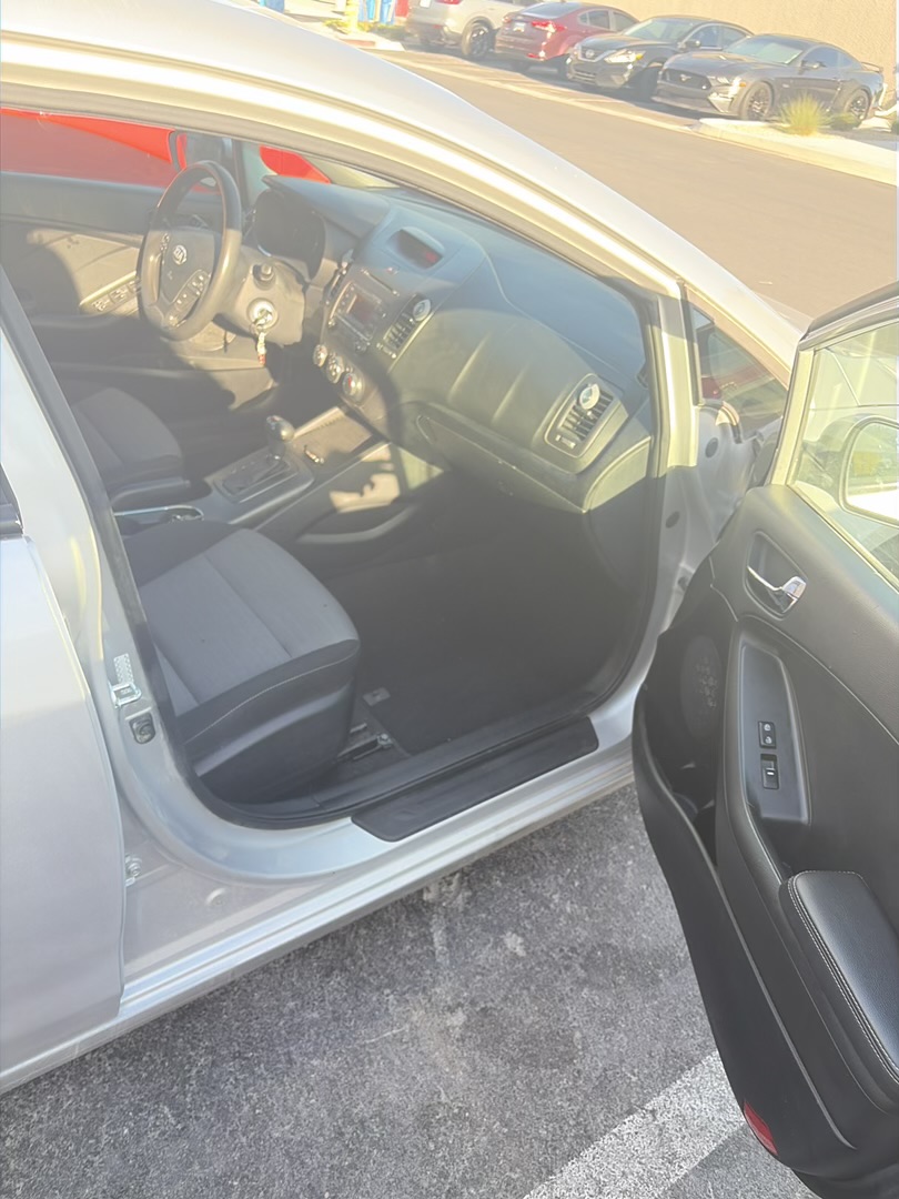 Used 2016 Kia Forte LX FWD image 9