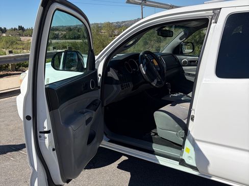 Used 2013 Toyota Tacoma 2WD Access Cab w/ SR5 Pkg image 23