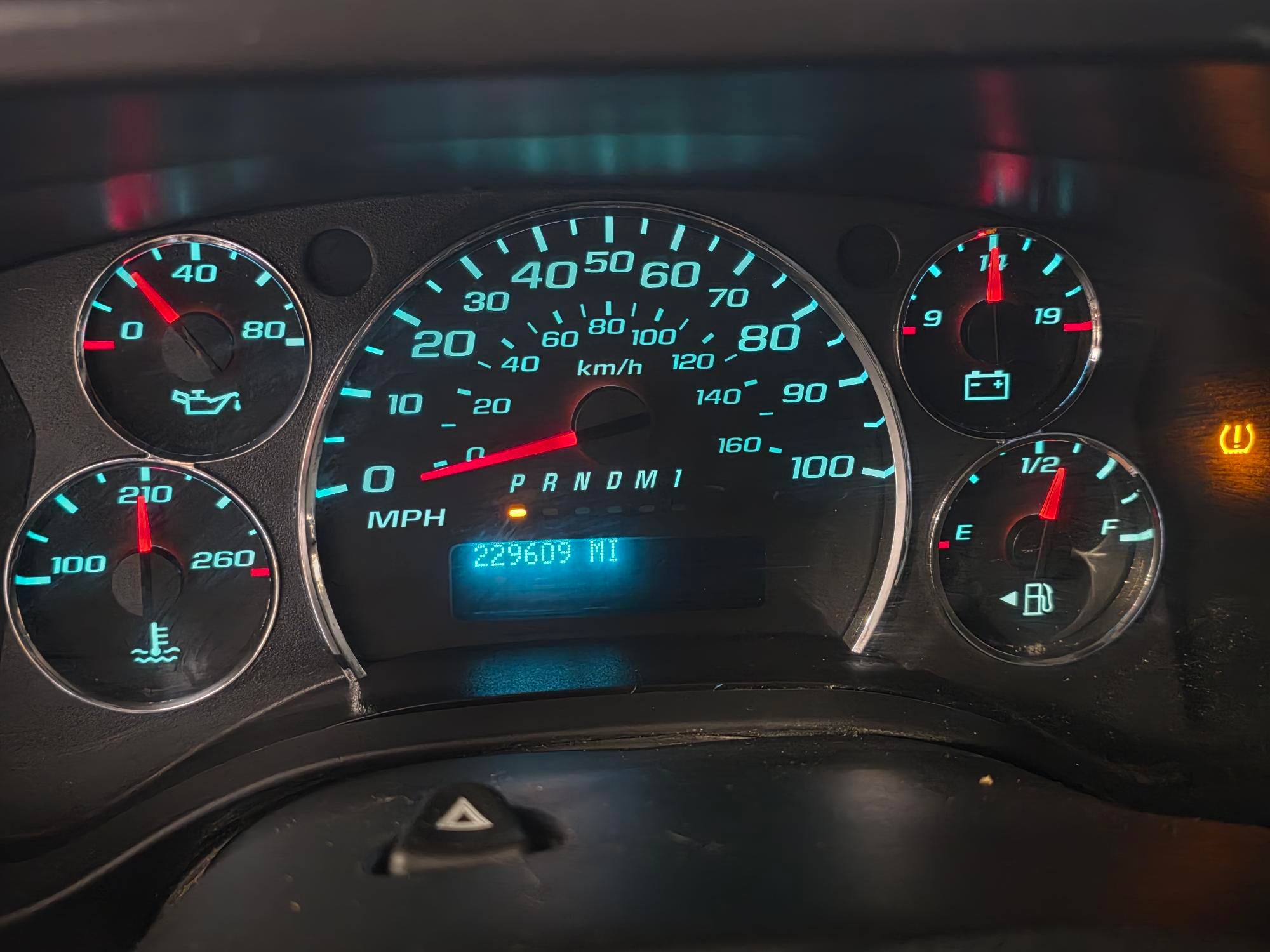 Used 2011 Chevrolet Express 2500 Extended RWD image 18