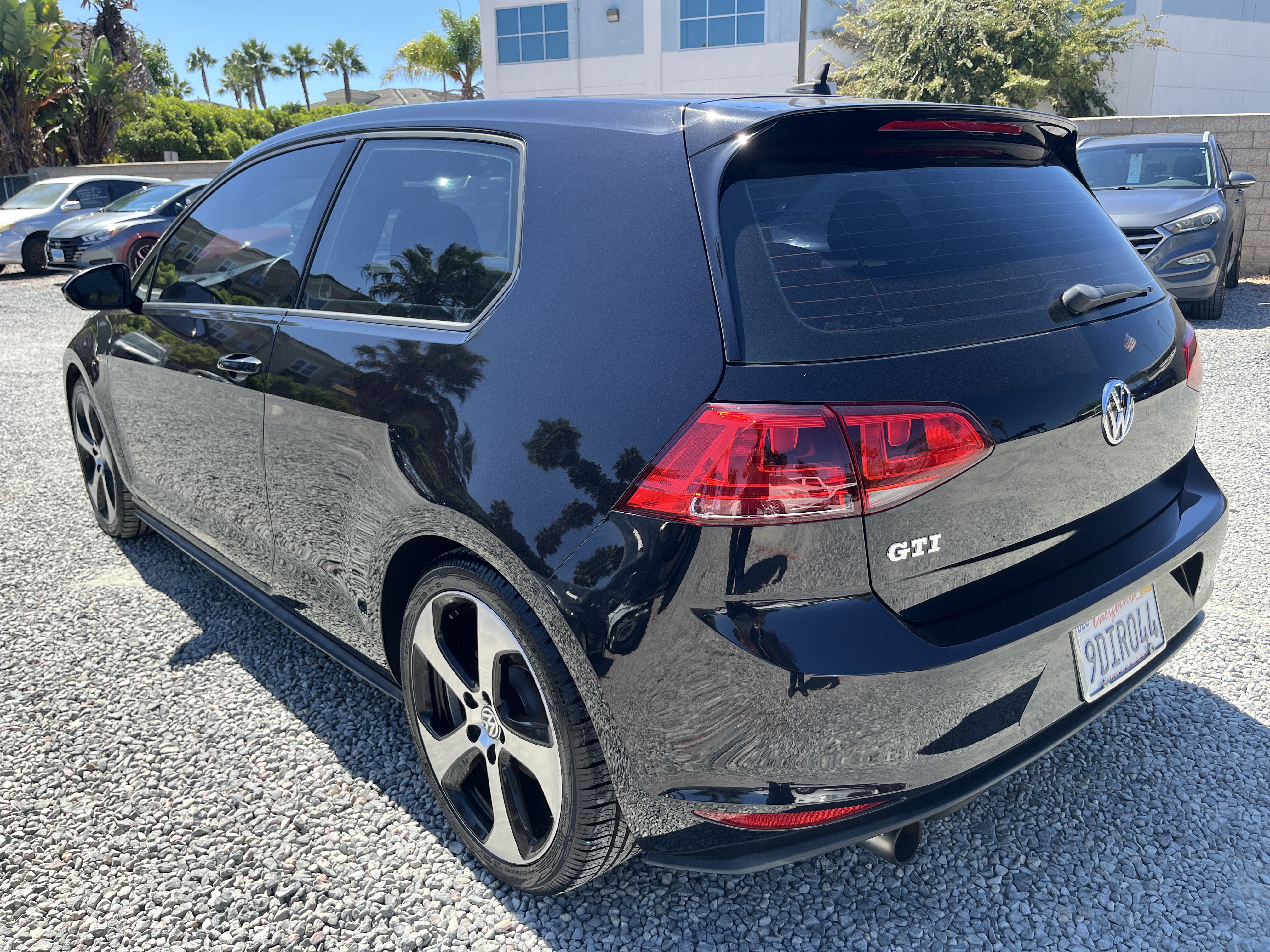 Used 2015 Volkswagen GTI SE FWD image 5