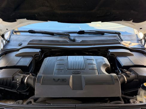 Used 2012 Land Rover Range Rover Sport HSE image 31