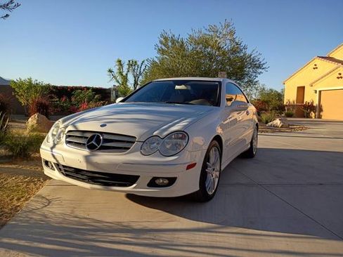 Used 2009 Mercedes-Benz CLK 350 Coupe image 1