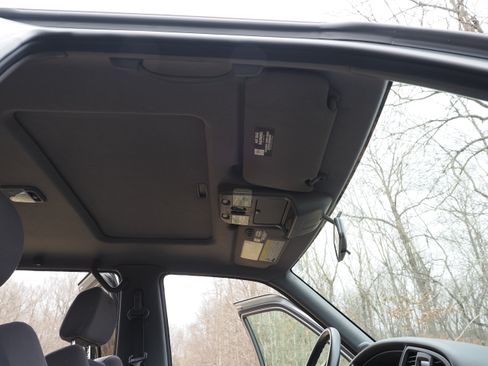 Used 2001 Nissan Pathfinder SE image 23