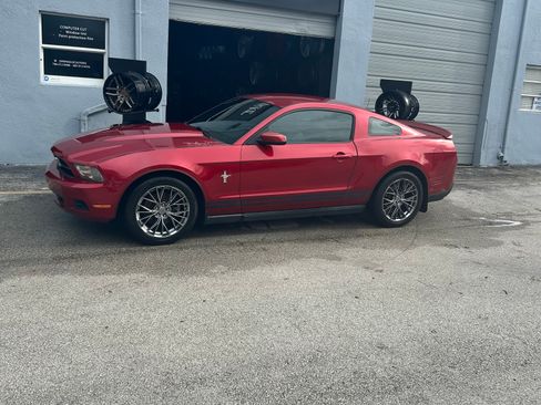 Used 2011 Ford Mustang Premium w/ 202A Rapid Spec Order Code image 12