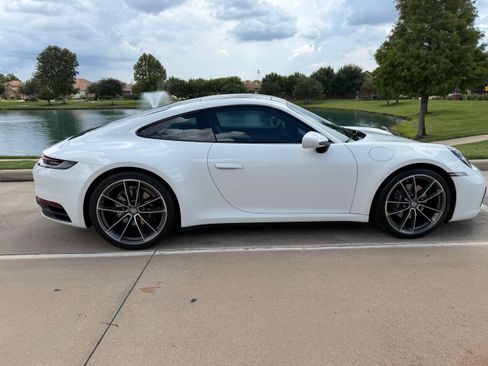 Used 2024 Porsche 911 Carrera image 9