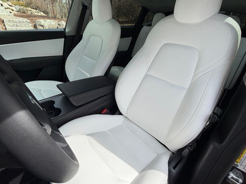 Used 2022 Tesla Model Y Performance image 20