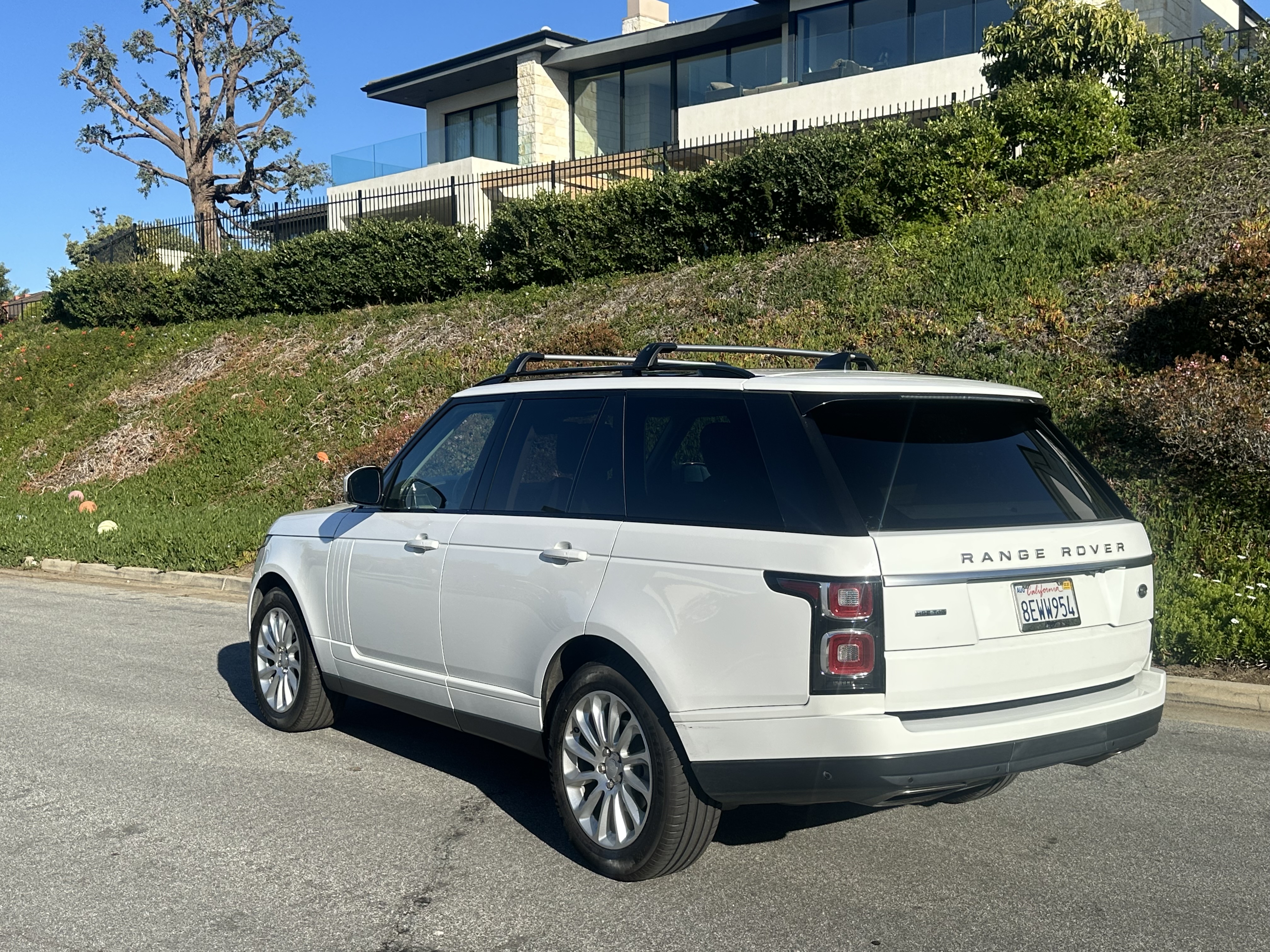 Used 2018 Land Rover Range Rover HSE AWD/4WD image 4