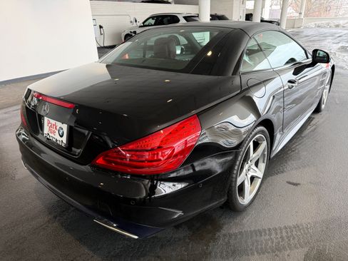Used 2018 Mercedes-Benz SL 550 image 4