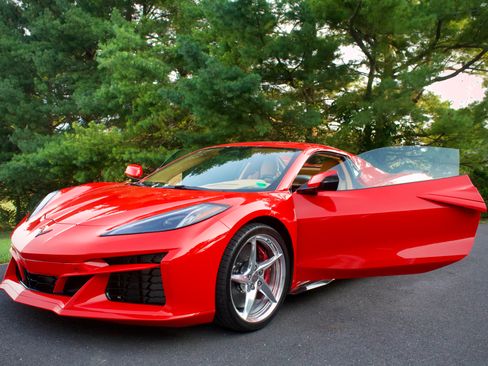 Used 2025 Chevrolet Corvette E-Ray w/ Battery Protection Package AWD/4WD image 10