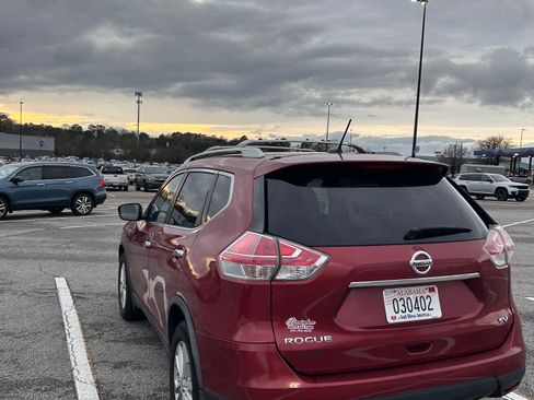 Used 2015 Nissan Rogue SV image 13