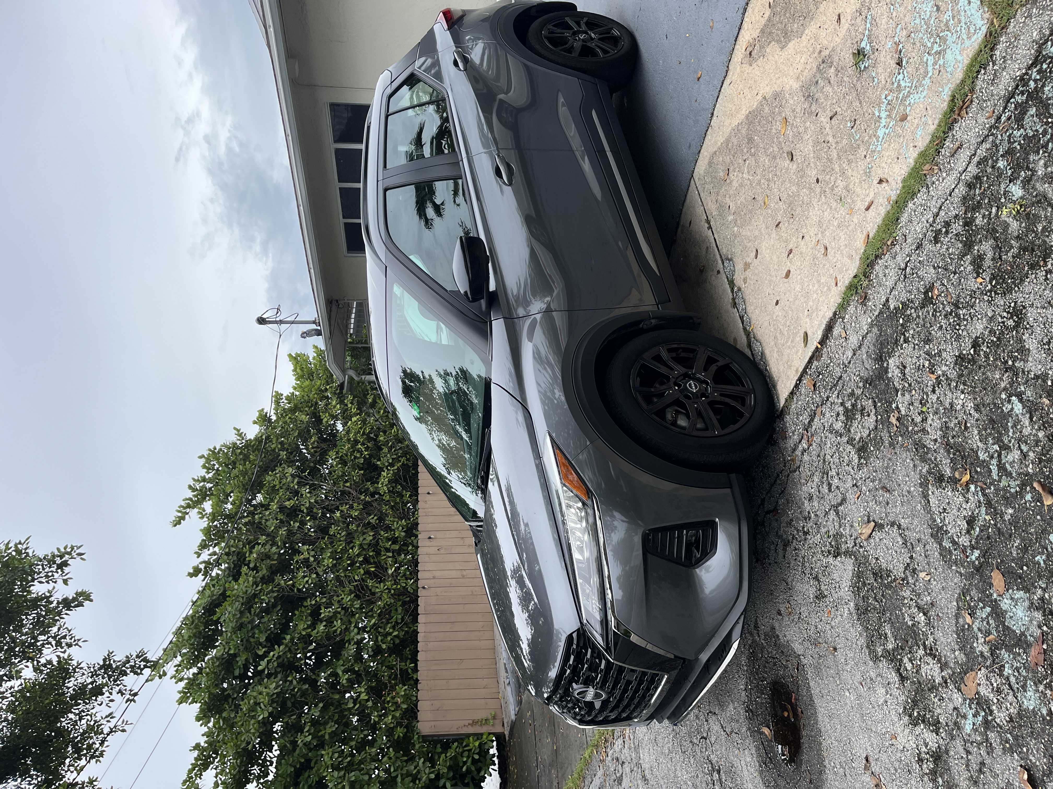Used 2023 Nissan Kicks SR FWD image 4