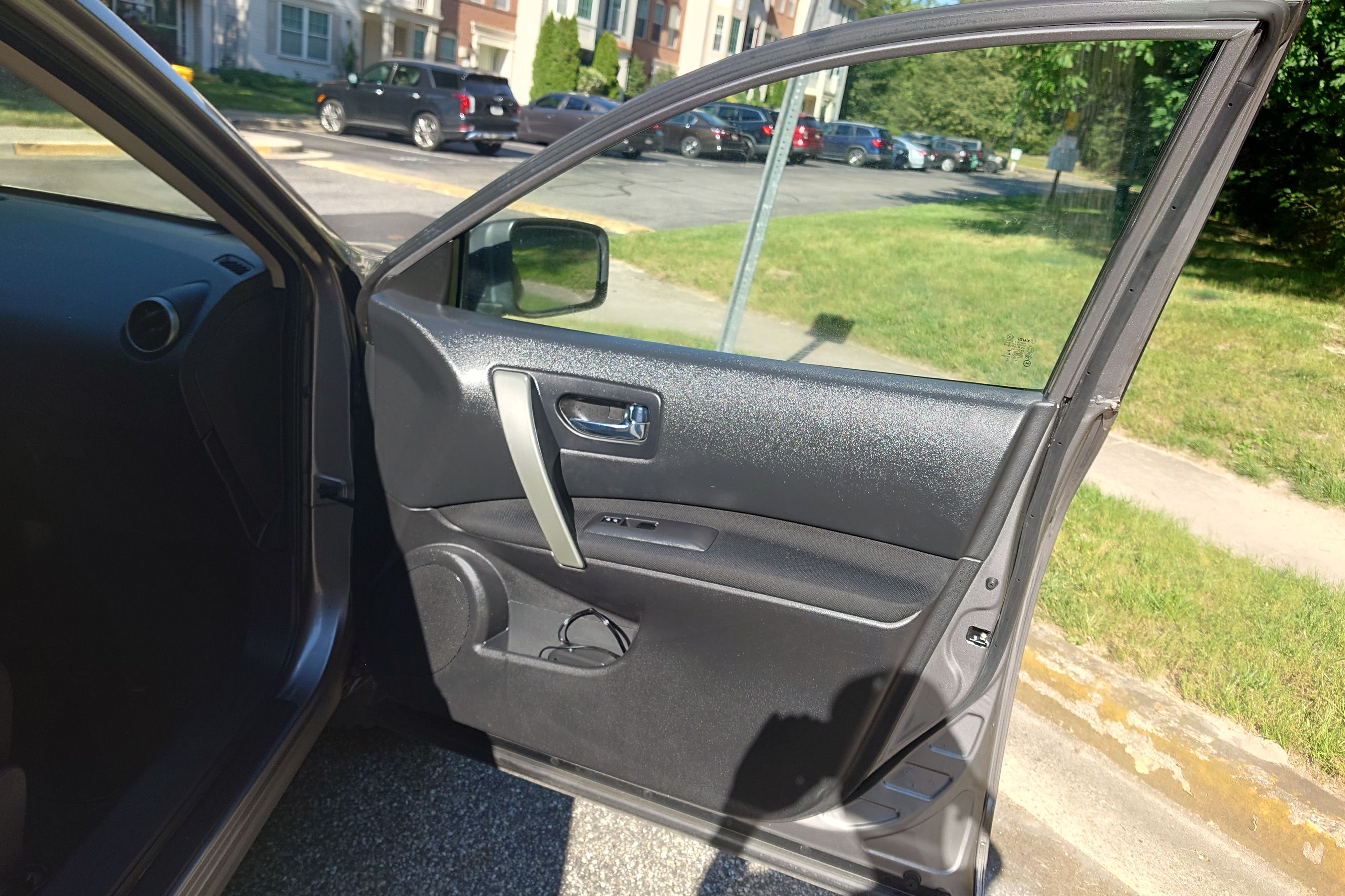 Used 2011 Nissan Rogue S AWD/4WD image 29