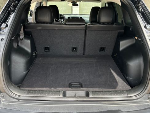 Used 2019 Jeep Cherokee Latitude w/ Popular Appearance Group image 14