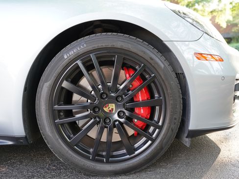 Used 2020 Porsche Panamera GTS AWD/4WD image 12