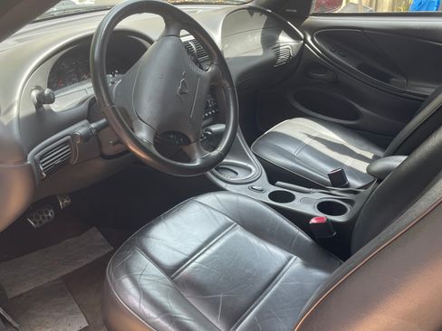 Used 2004 Ford Mustang Premium RWD image 5