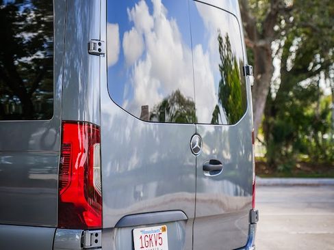 Used 2022 Mercedes-Benz Sprinter 2500 image 5