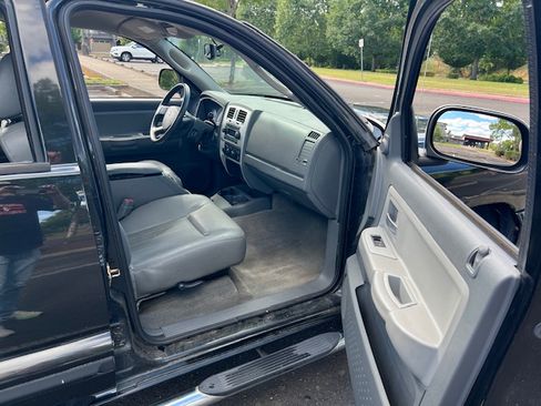 Used 2006 Dodge Dakota Laramie w/ Mopar Chrome Edition Group AWD/4WD image 21
