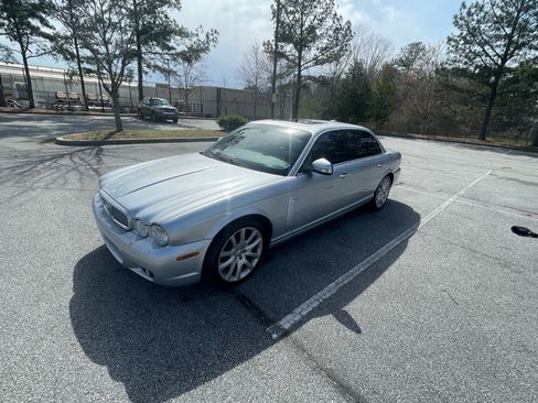 Used 2008 Jaguar XJ8 image 10