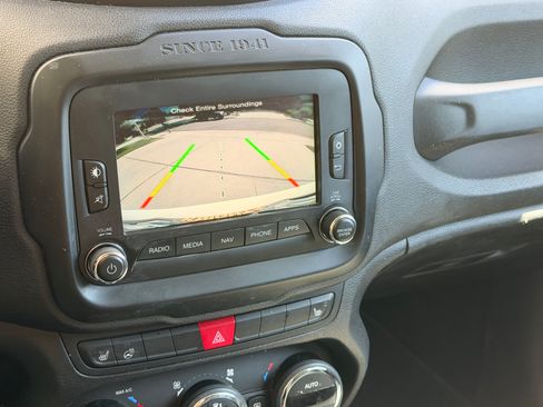 Used 2016 Jeep Renegade Limited FWD image 5