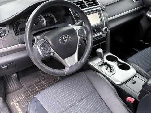Used 2012 Toyota Camry SE FWD image 6