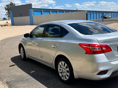 Used 2016 Nissan Sentra S image 5
